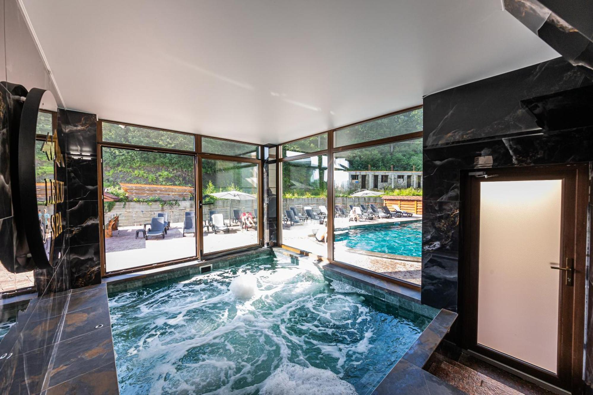 Villa Leku Spa Resort Bukovel Bagian luar foto