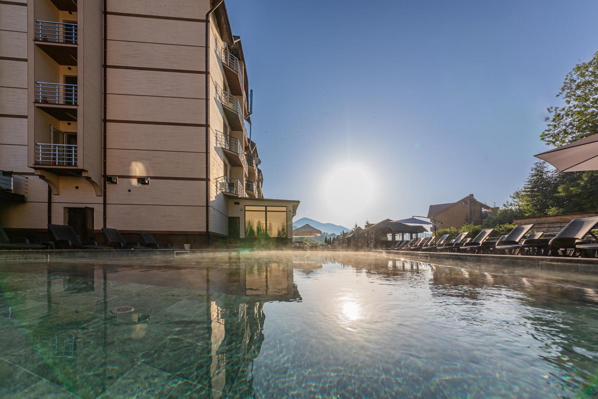 Villa Leku Spa Resort Bukovel Bagian luar foto